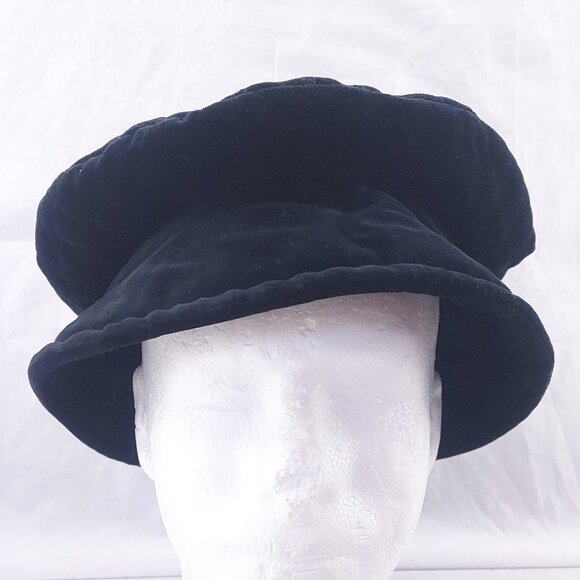 Accessories - Vintage Lord & Taylor Black Pillbox Bucket Velvet Velour Hat Barret Womens